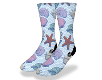 VINTAGE SEASHELLS, SCALLOPS & STARFISH Fun Sea Life Socks (size: Junior)